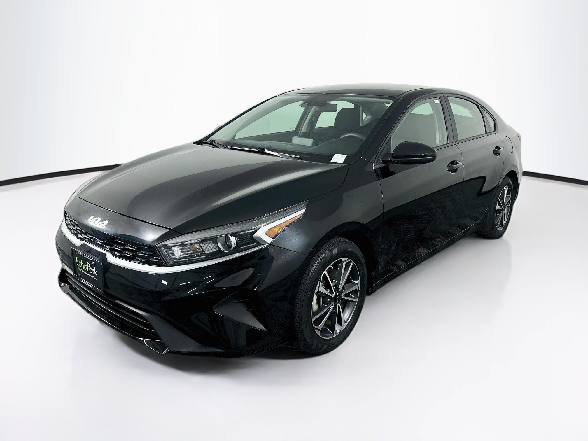 Used 2024 Kia Forte LXS FWD image 3