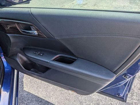 Used 2017 Honda Accord Hybrid Sedan image 25
