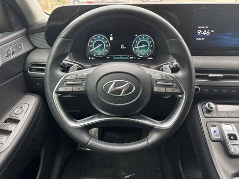Used 2023 Hyundai Palisade Limited w/ Winter Package image 18