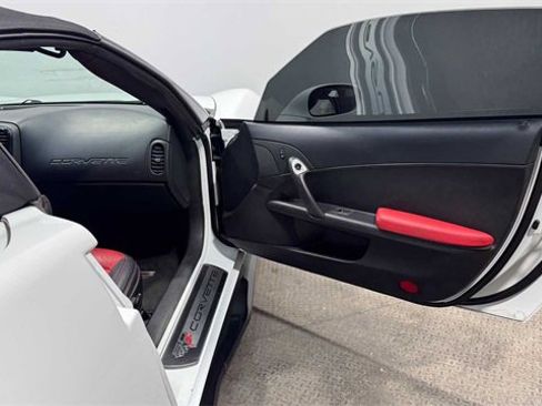 Used 2013 Chevrolet Corvette Convertible image 9
