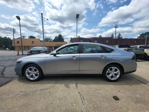 Used 2025 Honda Accord LX image 4