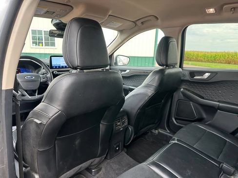 Used 2020 Ford Escape Titanium AWD/4WD image 23