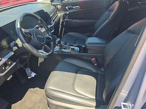 Used 2024 Kia Sportage EX AWD/4WD image 7