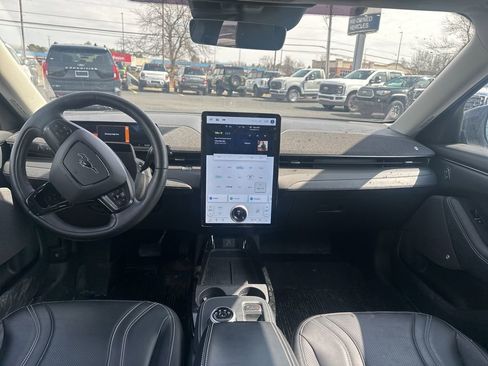 Used 2021 Ford Mustang Mach-E Premium image 10