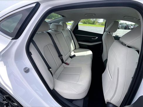 Used 2025 Hyundai Sonata SEL FWD image 16