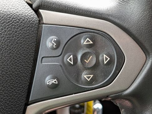 Used 2016 Chevrolet Colorado Z71 AWD/4WD image 40
