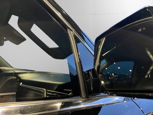 Used 2019 GMC Yukon XL Denali image 13