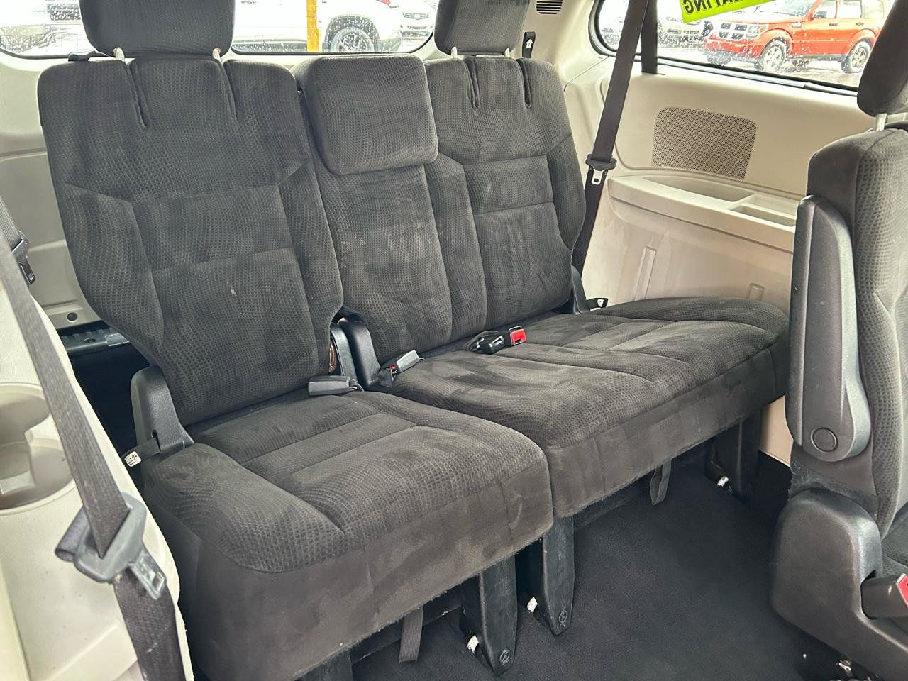 Used 2016 Dodge Grand Caravan SXT FWD image 13