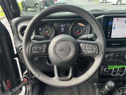 New 2025 Jeep Gladiator Sport image 31