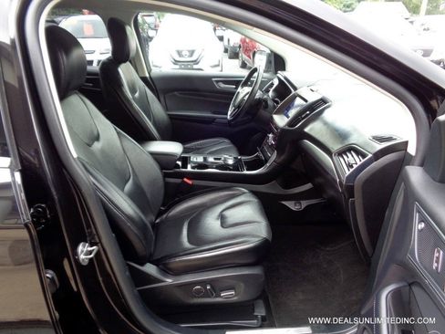 Used 2019 Ford Edge Titanium AWD/4WD image 25