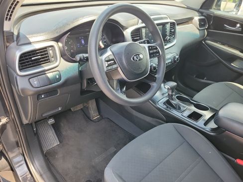 Used 2020 Kia Sorento L FWD image 3