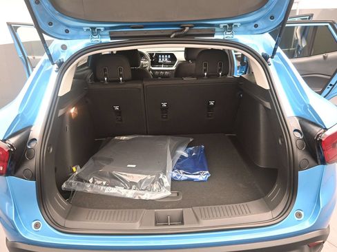 New 2026 Chevrolet Trax LS w/ LS Convenience Package FWD image 36