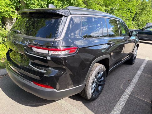 New 2026 Jeep Grand Cherokee L Limited AWD/4WD image 2