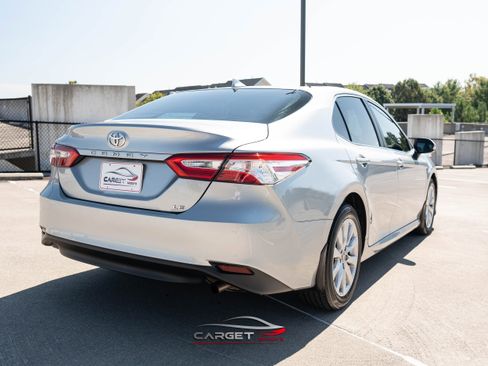 Used 2020 Toyota Camry LE image 7