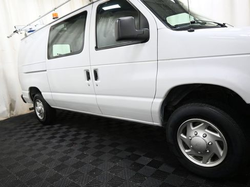 Used 2014 Ford E-150 and Econoline 150 RWD image 13