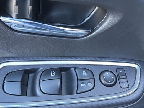 Certified 2025 Nissan Versa SR w/ Trunk Package FWD image 20