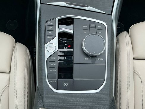 New 2026 BMW 330i xDrive Sedan w/ Premium Package AWD/4WD image 11