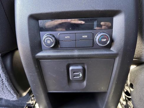 Used 2023 Chevrolet Traverse LT AWD/4WD image 14
