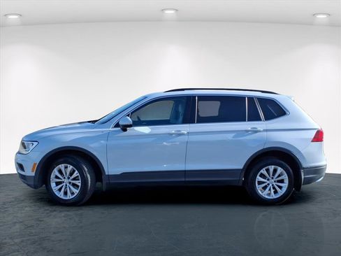 Used 2019 Volkswagen Tiguan SE w/ Panoramic Sunroof Package image 3