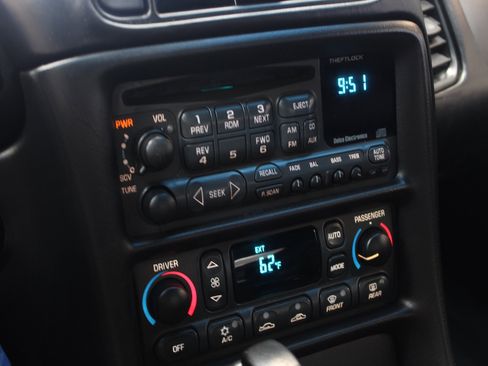 Used 2002 Chevrolet Corvette Convertible w/ Preferred Equipment Group1 image 9