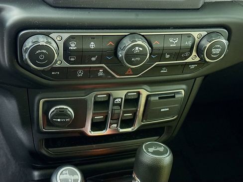 Used 2021 Jeep Wrangler Unlimited Sport AWD/4WD image 7