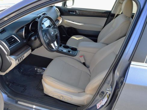 Used 2017 Subaru Outback 2.5i Limited image 12