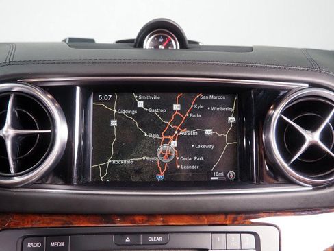 Used 2017 Mercedes-Benz SL 550 image 32