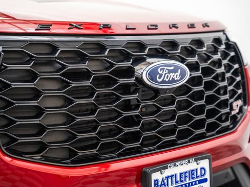 Used 2025 Ford Explorer ST w/ Sun And Sound Package AWD/4WD image 12