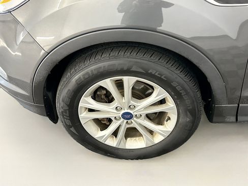 Used 2018 Ford Escape SEL image 11