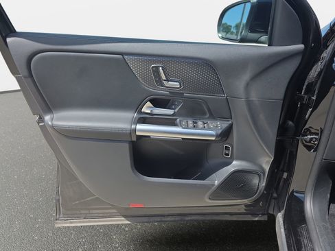 Used 2025 Mercedes-Benz GLA 250 image 26