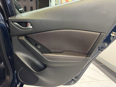 Used 2017 MAZDA MAZDA3 Touring image 25