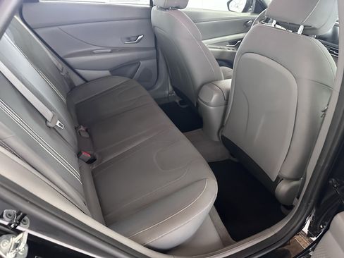 Used 2021 Hyundai Elantra SEL image 29