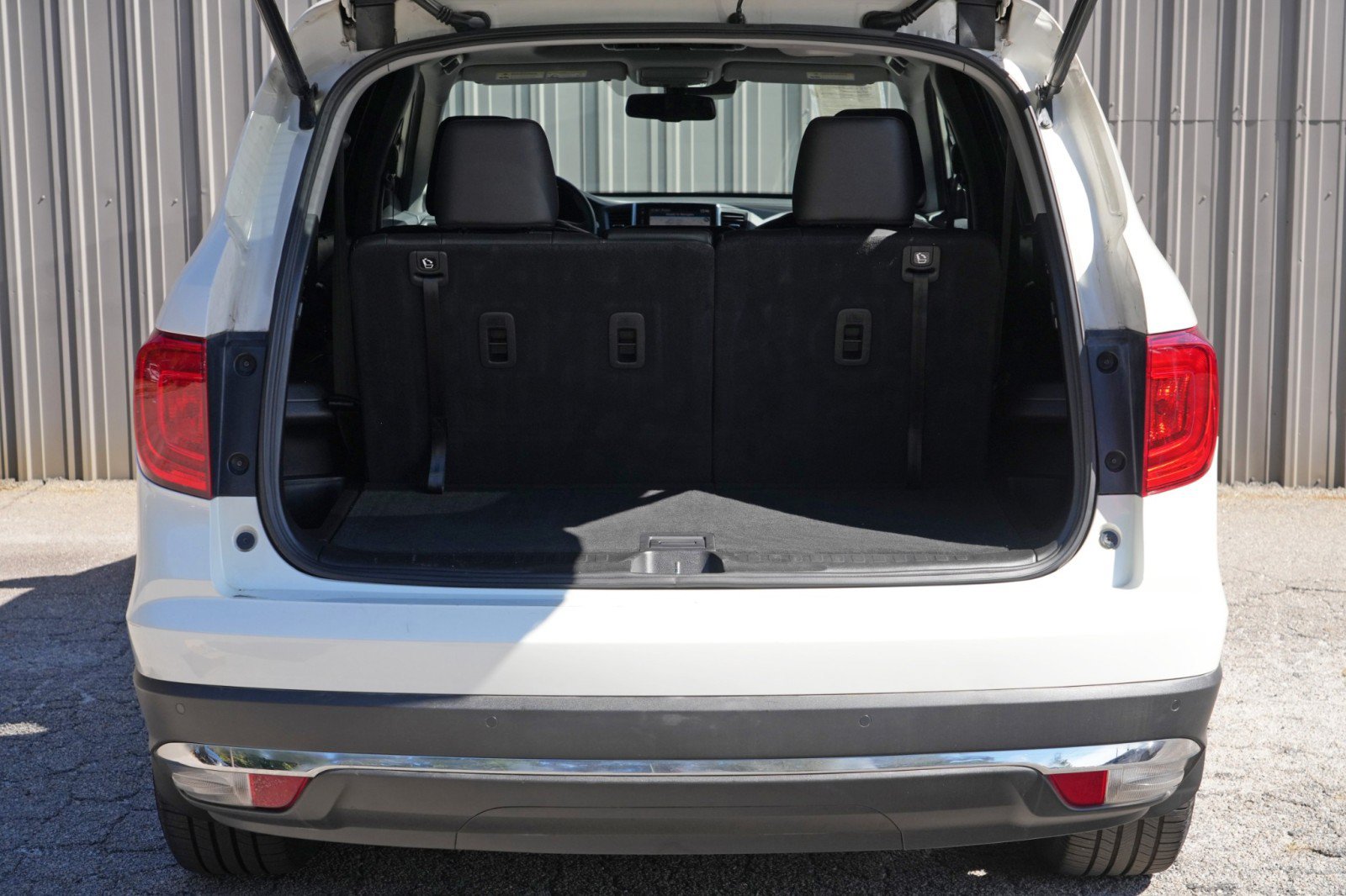 Used 2017 Honda Pilot Touring image 9