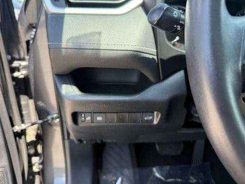 Used 2019 Toyota RAV4 XLE Premium FWD image 25