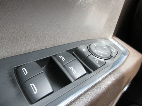 Certified 2024 Chevrolet Silverado 1500 LTZ w/ LTZ Convenience Package II AWD/4WD image 30