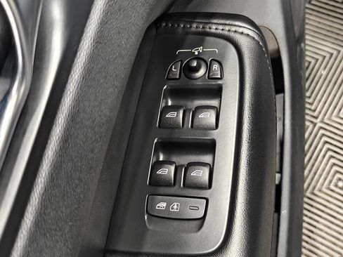 Used 2023 Volvo XC60 B5 Plus AWD/4WD image 47