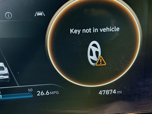 Used 2024 Hyundai Elantra SEL image 16