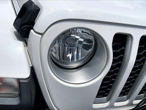 Used 2021 Jeep Gladiator Overland w/ Popular Equipment Package AWD/4WD image 27