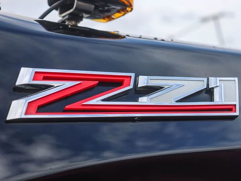 Used 2020 Chevrolet Silverado 1500 LT Trail Boss w/ Midnight Edition image 12