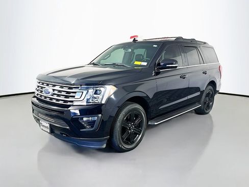 Used 2021 Ford Expedition XLT image 3