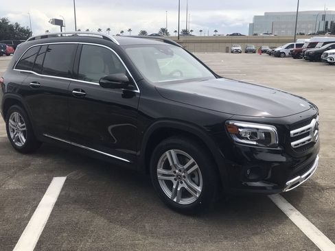 Used 2023 Mercedes-Benz GLB 250 image 1