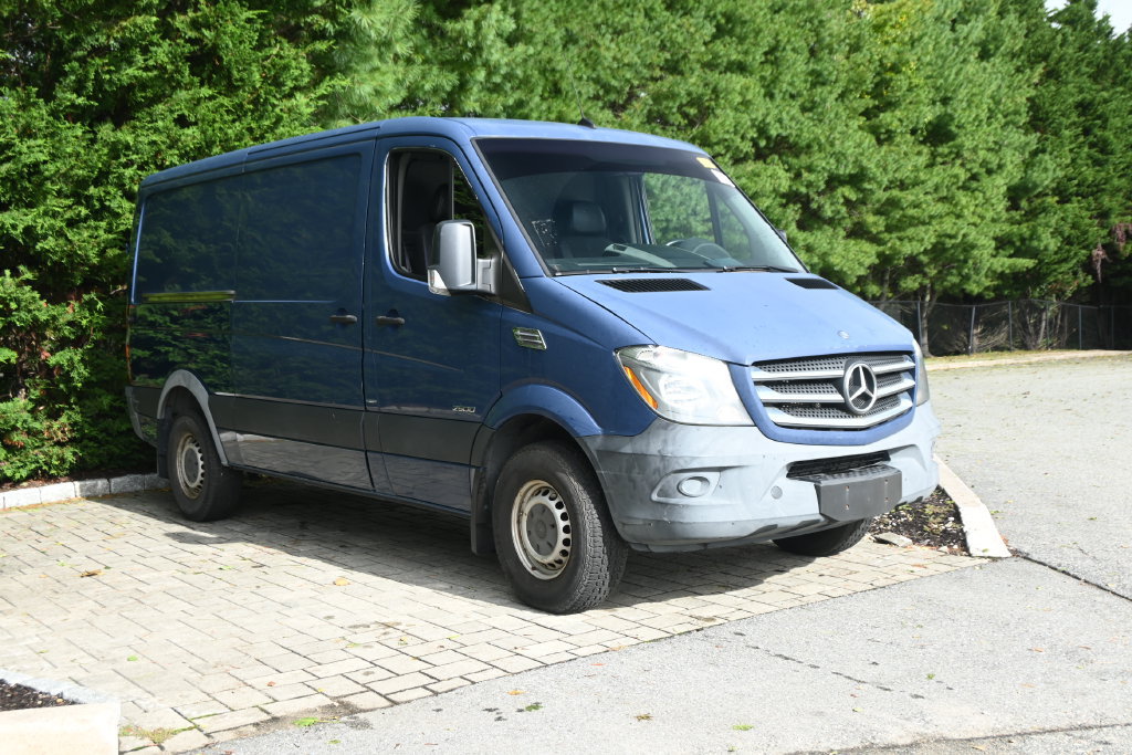 Used 2015 Mercedes-Benz Sprinter 2500 image 9