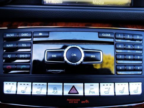 Used 2014 Mercedes-Benz SL 550 w/ Driver Assistance Package image 32