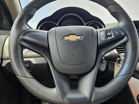 Used 2015 Chevrolet Cruze LS FWD image 8