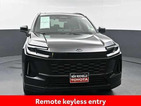 Used 2026 Toyota RAV4 XSE w/ Panoramic Sun Roof Package AWD/4WD image 11