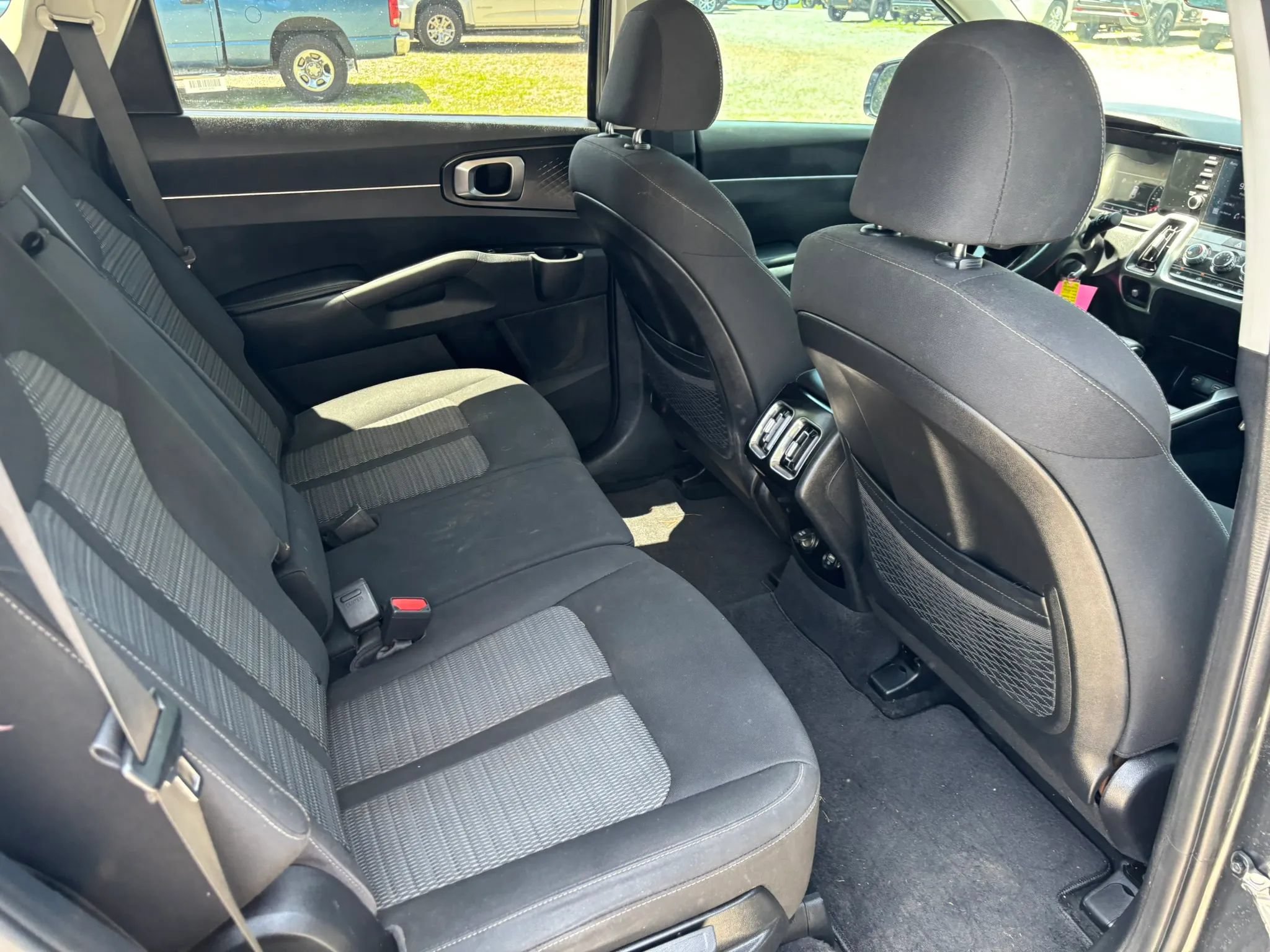 Used 2021 Kia Sorento LX AWD/4WD image 18
