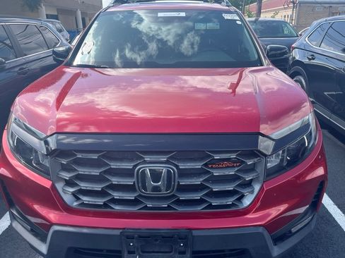Used 2023 Honda Passport TrailSport image 2
