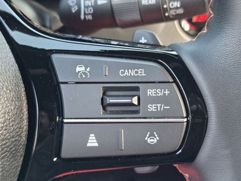 Used 2025 Honda Pilot Sport image 30