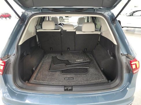 Used 2021 Volkswagen Tiguan SE w/ Panoramic Sunroof Package image 10