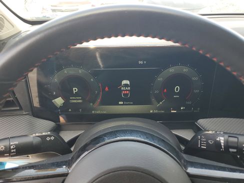 Certified 2025 Nissan Kicks SR FWD image 19